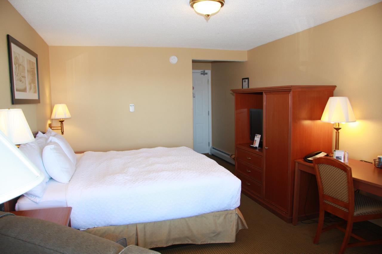 Budget Host Inn & Suites Saint Ignace Exterior foto
