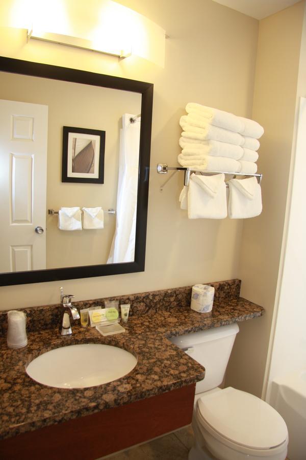 Budget Host Inn & Suites Saint Ignace Exterior foto
