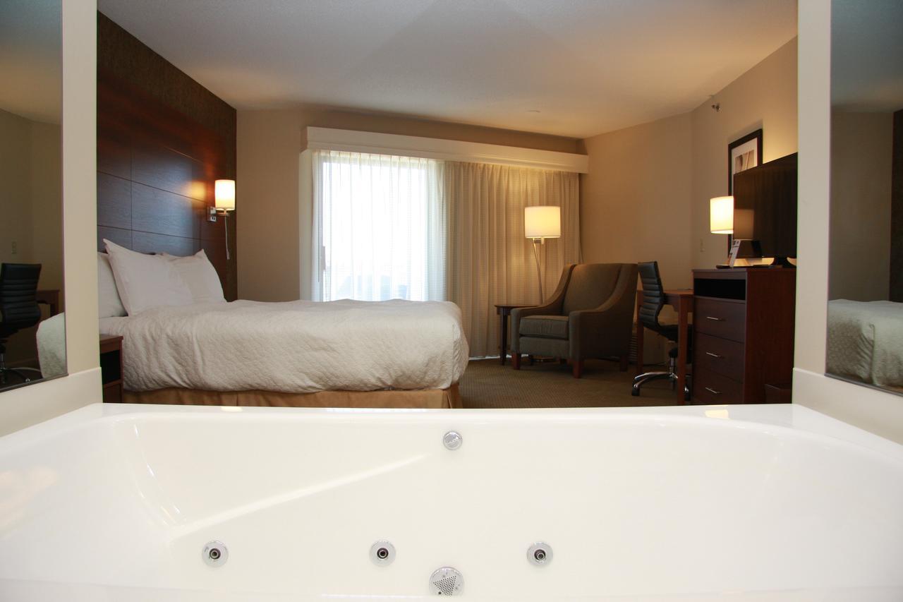 Budget Host Inn & Suites Saint Ignace Exterior foto