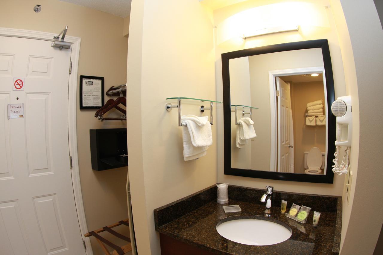 Budget Host Inn & Suites Saint Ignace Exterior foto