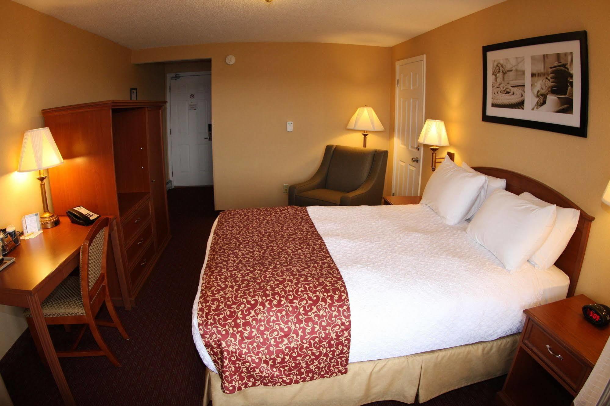 Budget Host Inn & Suites Saint Ignace Exterior foto