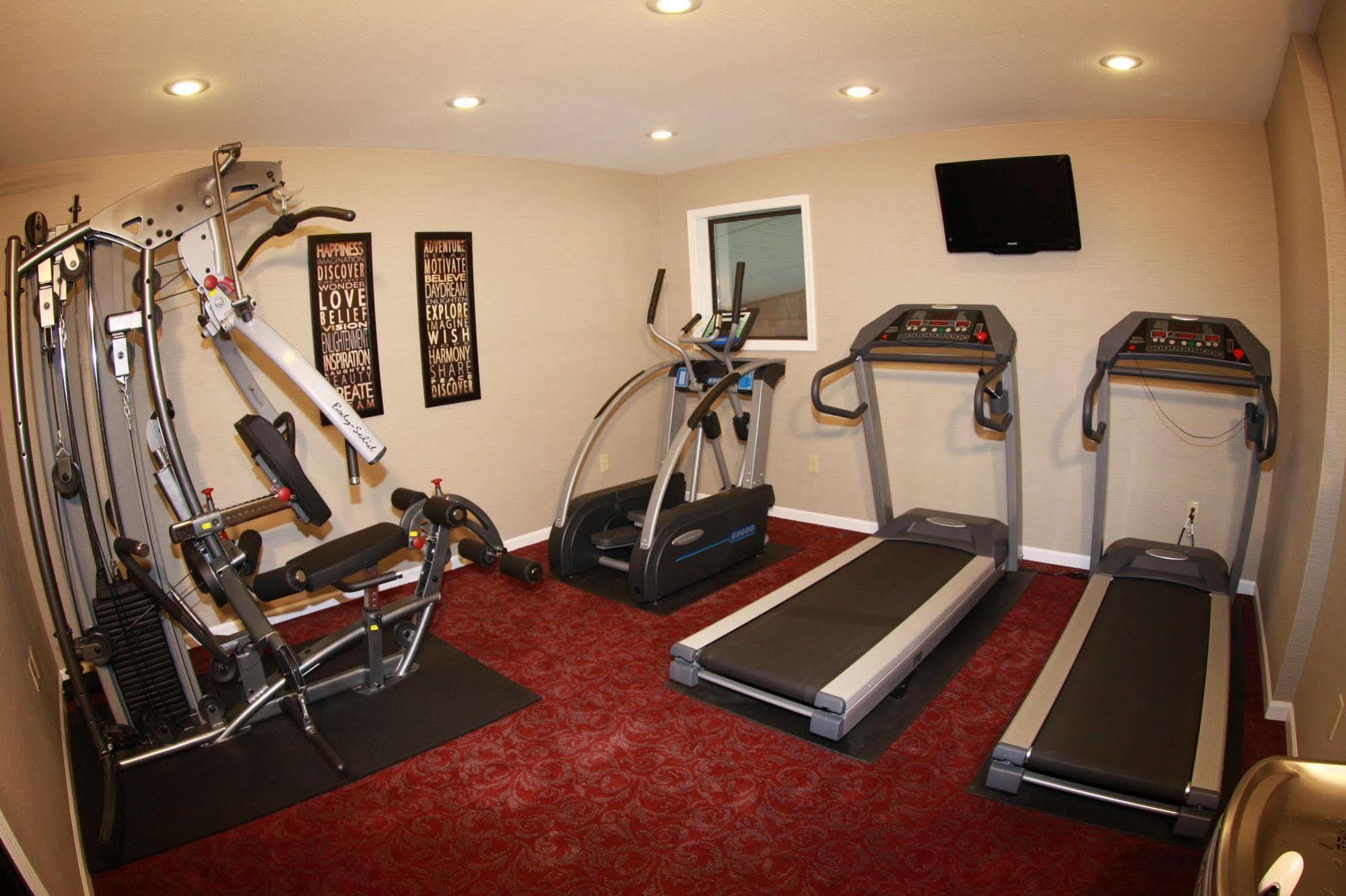 Budget Host Inn & Suites Saint Ignace Exterior foto
