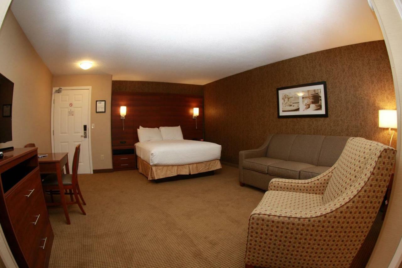 Budget Host Inn & Suites Saint Ignace Exterior foto